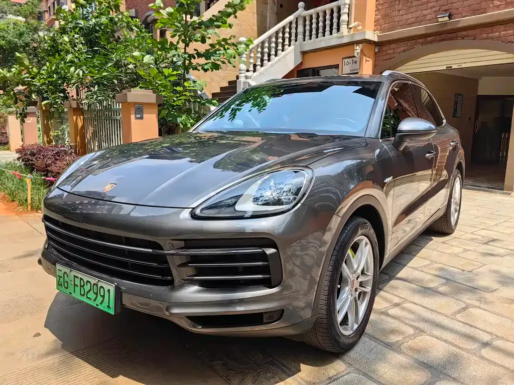 Porsche Cayenne Hybrid — фото 1
