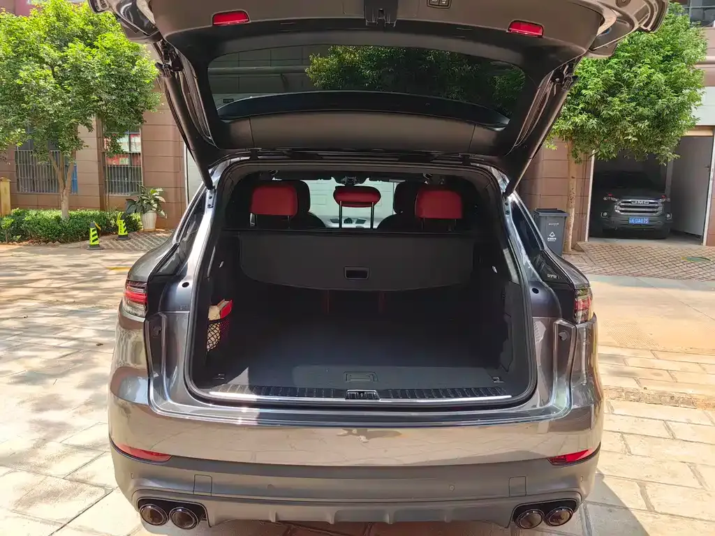 Porsche Cayenne Hybrid — фото 6