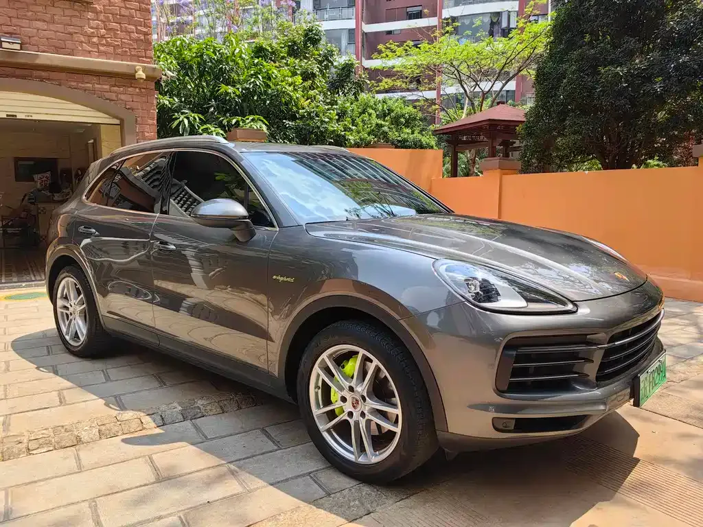 Porsche Cayenne Hybrid — фото 7