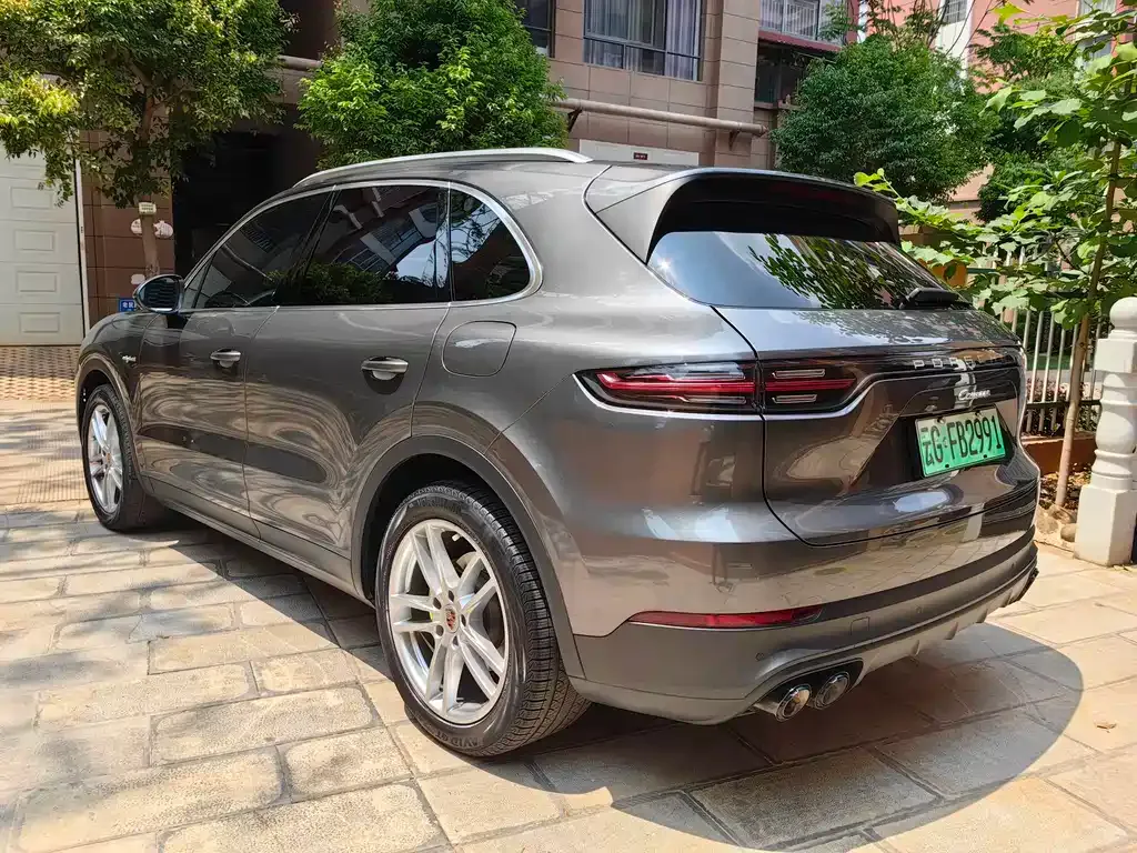 Porsche Cayenne Hybrid — фото 5