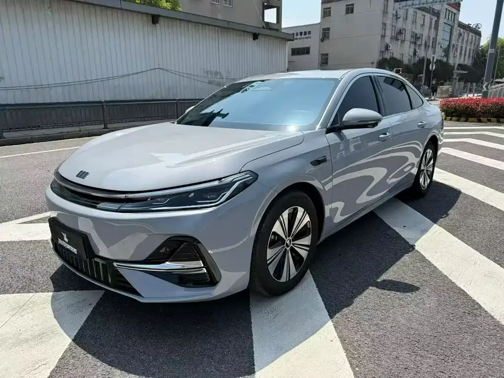 Geely Galaxy A7