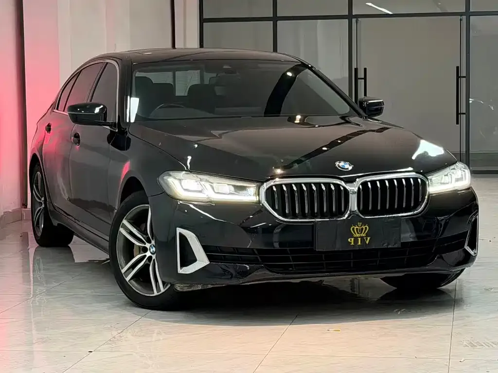 BMW 5 Series — фото 1