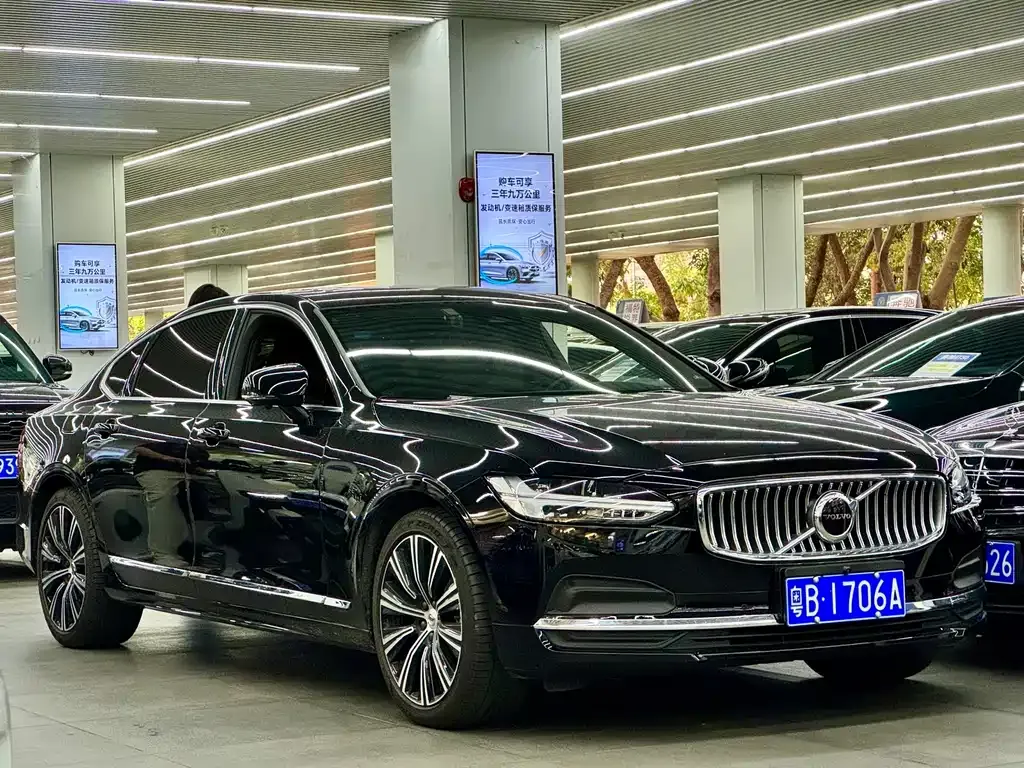 Volvo S90 — фото 1