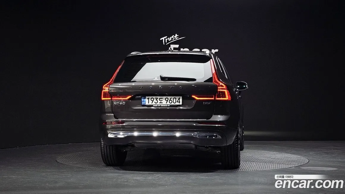 Volvo XC60 — фото 8