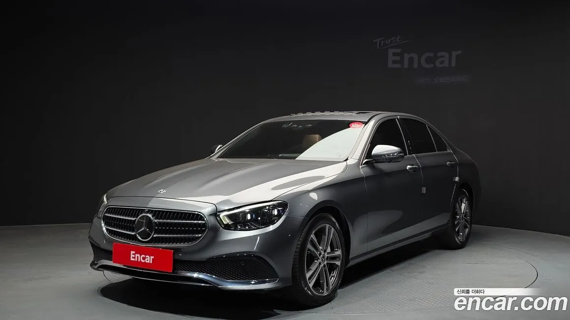 Mercedes-Benz E-Class — фото 1