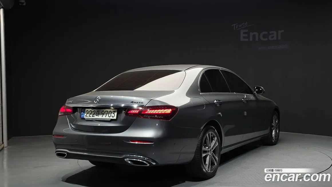 Mercedes-Benz E-Class — фото 2