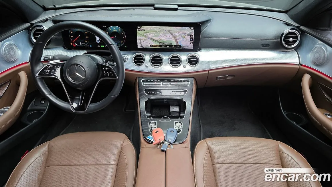 Mercedes-Benz E-Class — фото 10