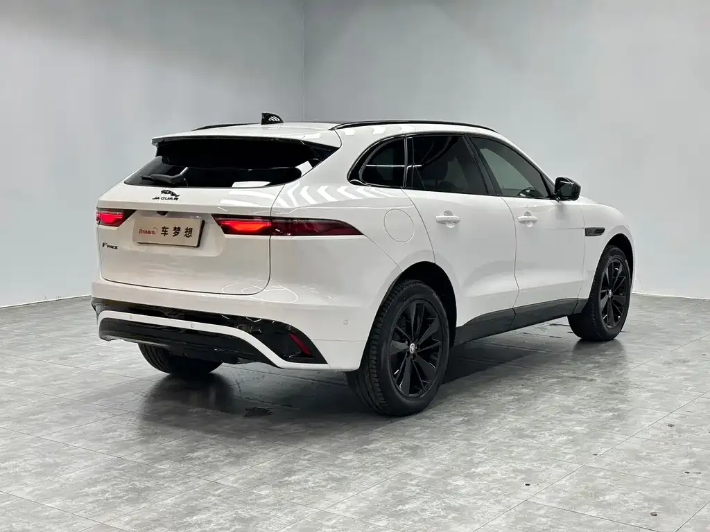 Jaguar F-PACE — фото 2