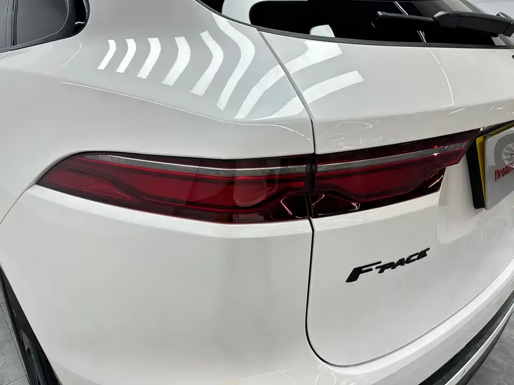 Jaguar F-PACE — фото 3