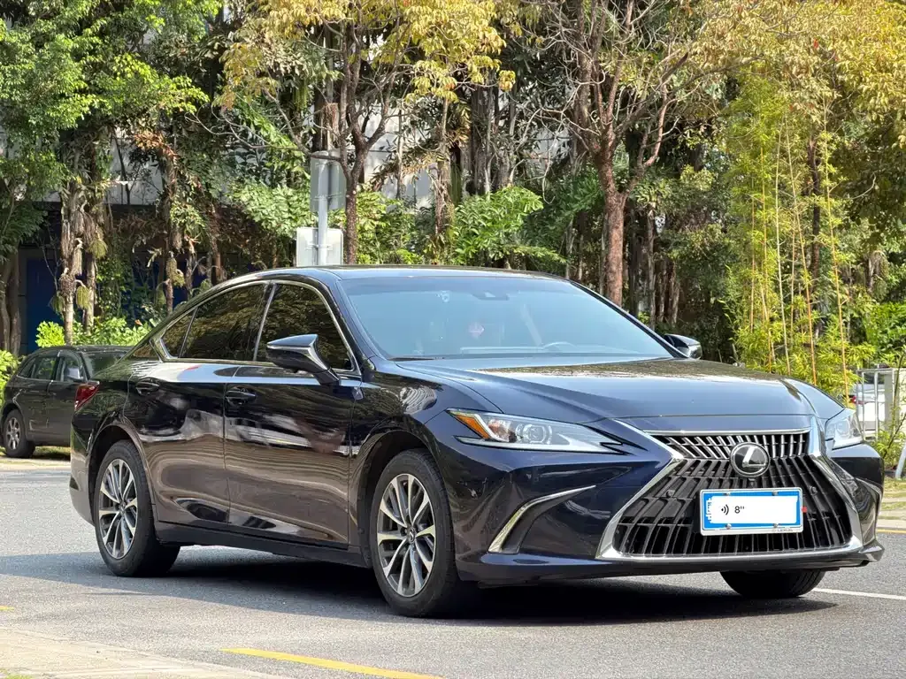 Lexus ES — фото 10