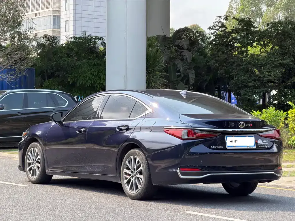 Lexus ES — фото 8