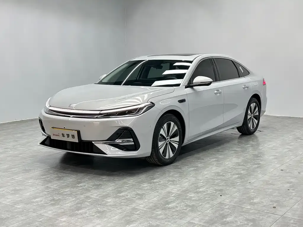 Geely Galaxy A7 — фото 1