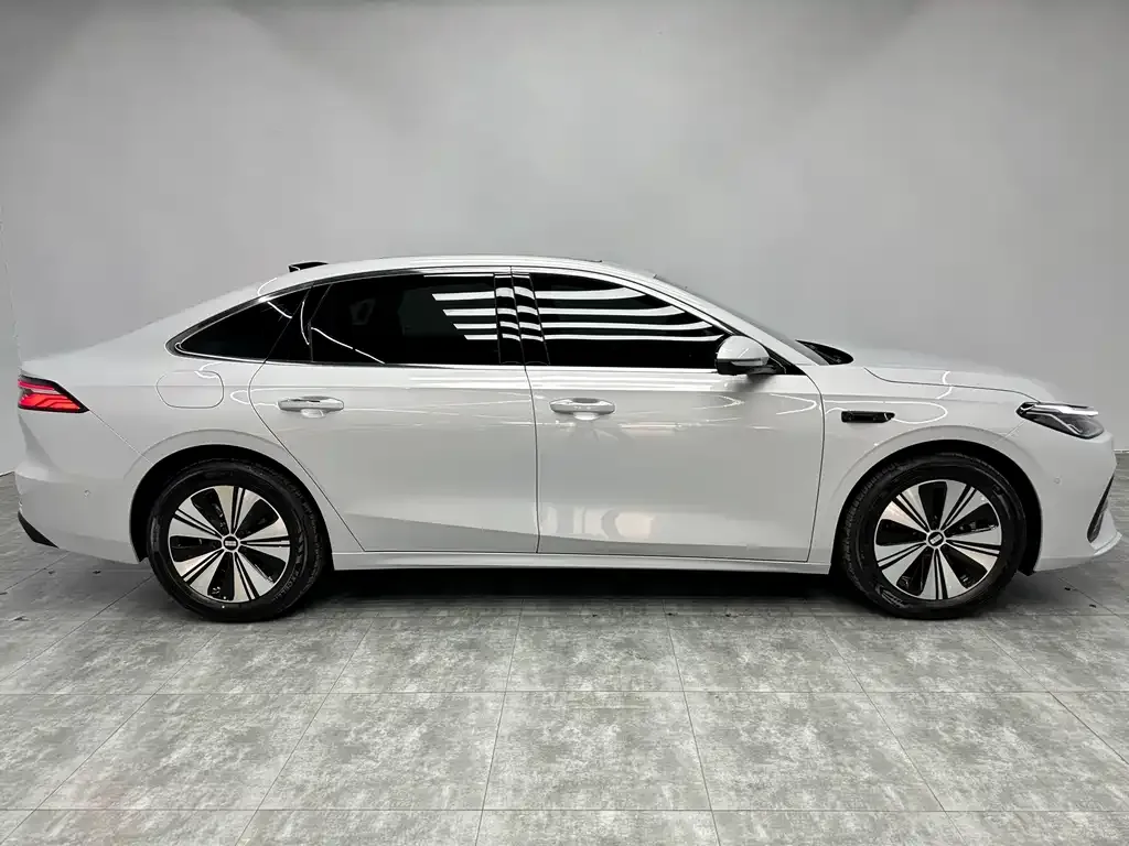 Geely Galaxy A7 — фото 7