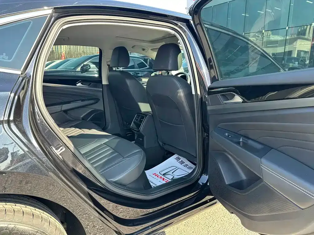 Volkswagen Passat — фото 8