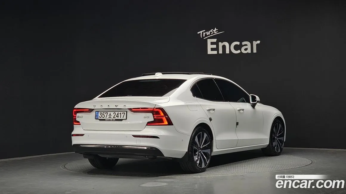 Volvo S60 2024 из KR, фото 2