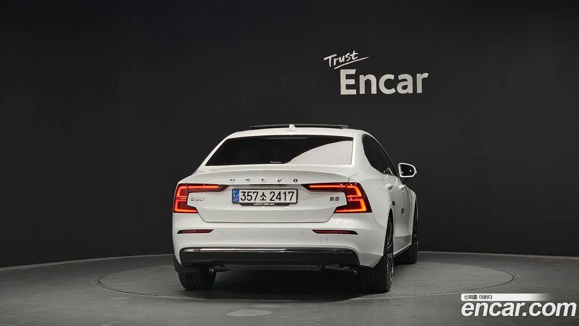 Volvo S60 2024 из KR, фото 3