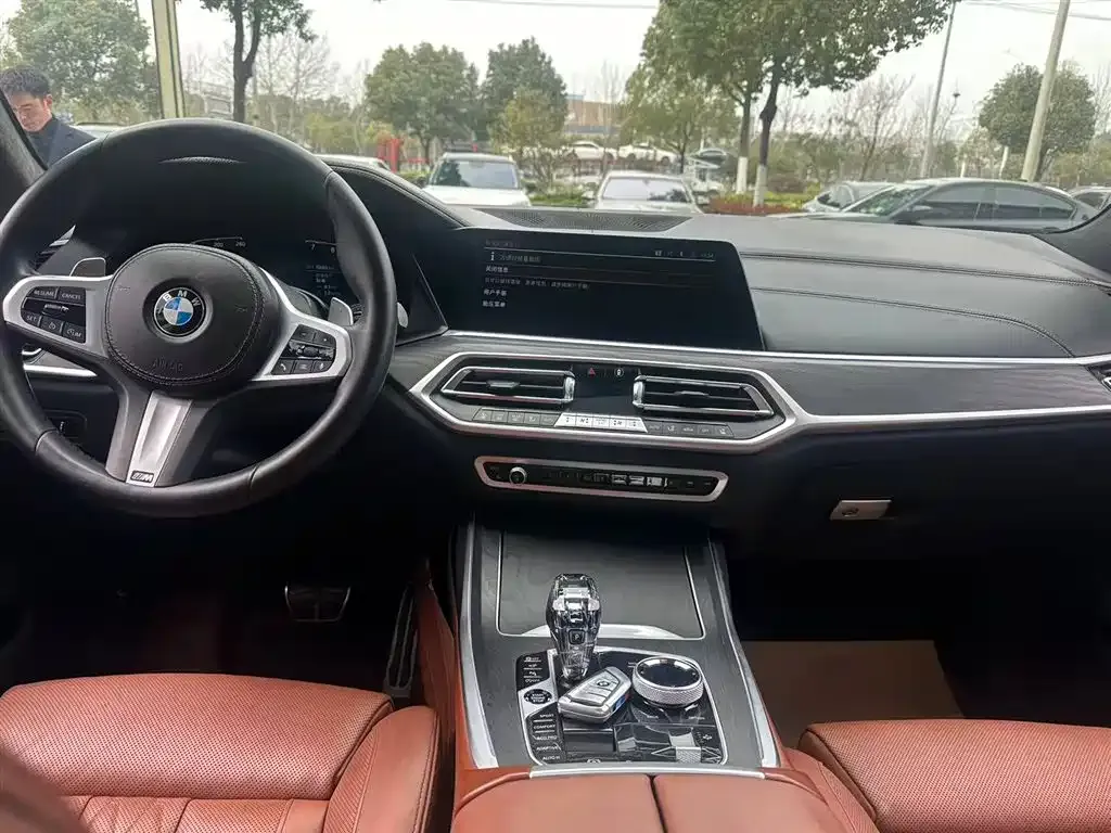 BMW X7 — фото 2