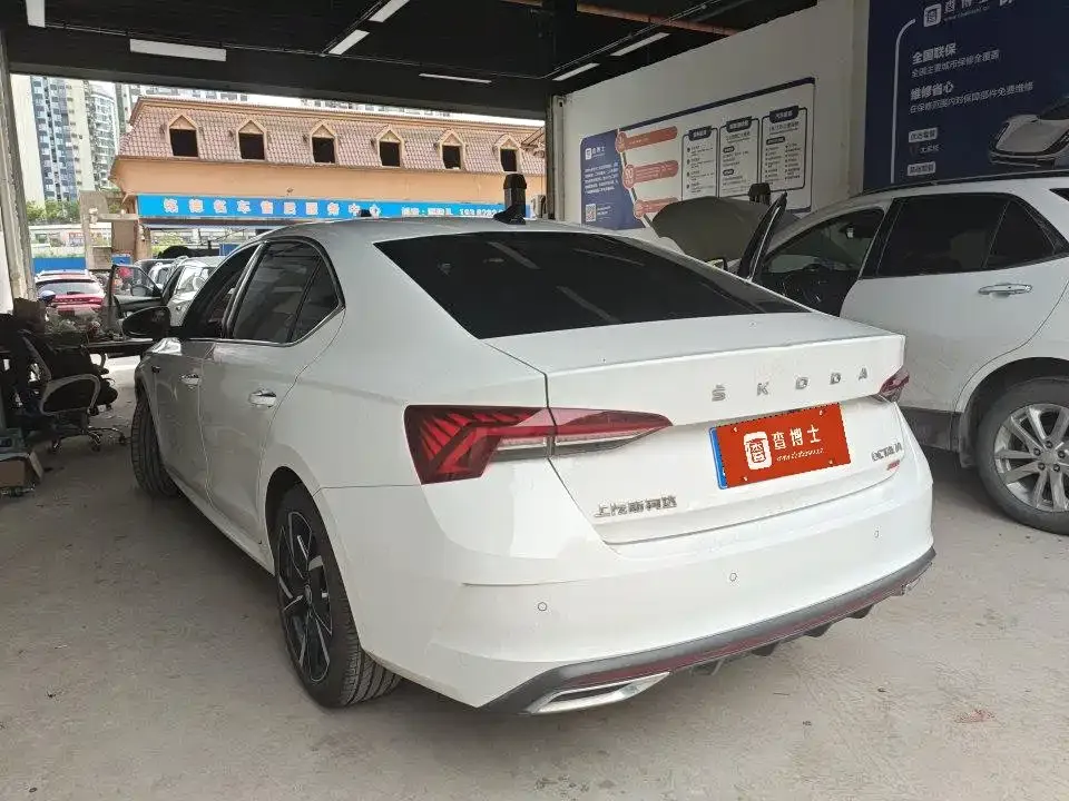 Skoda Octavia — фото 8