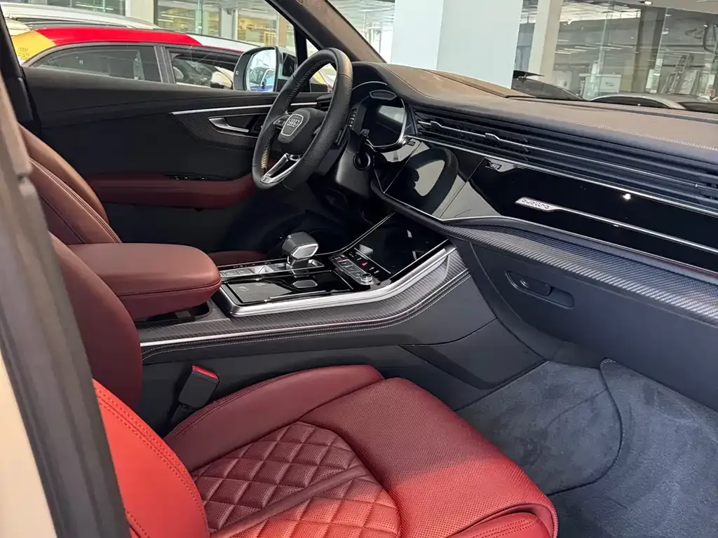 Audi SQ7 2024 из CN, фото 9