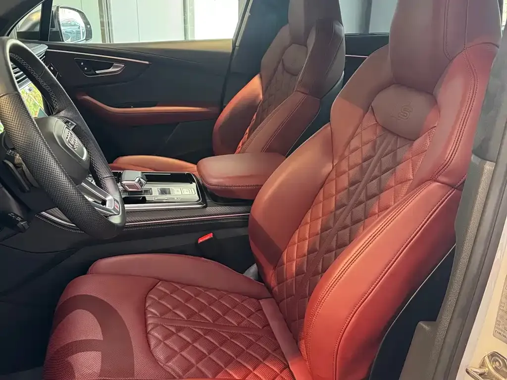 Audi SQ7 2024 из CN, фото 6