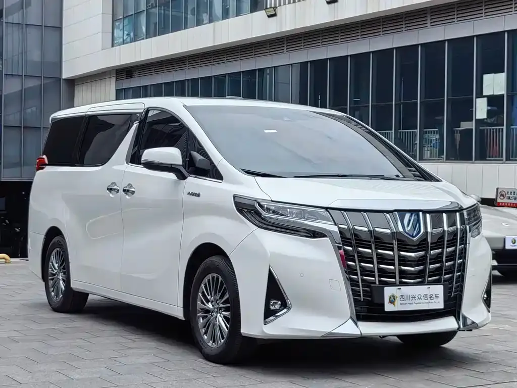 Toyota Alphard — фото 10