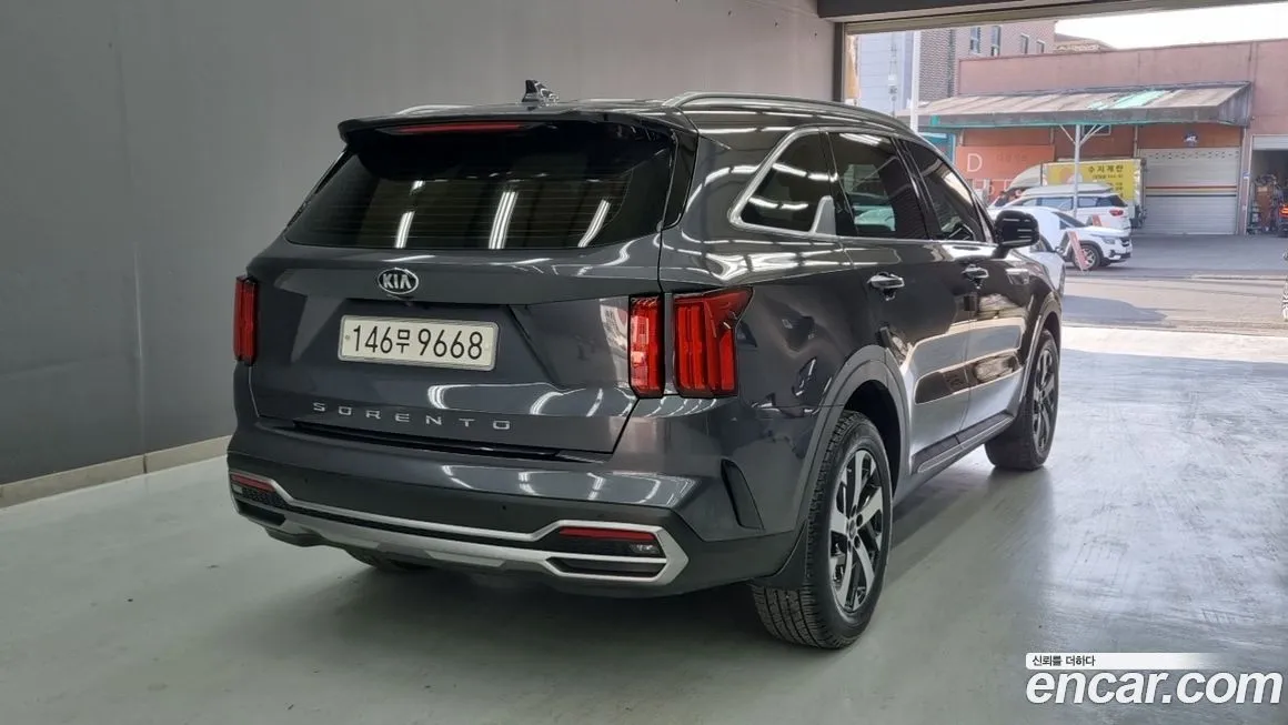 Kia Sorento — фото 6