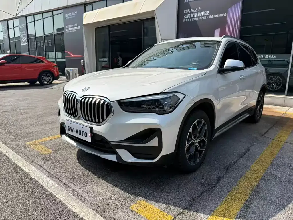 BMW X1 — фото 1