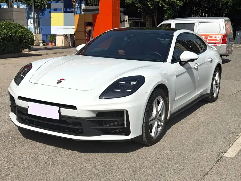 Porsche Panamera — фото 1