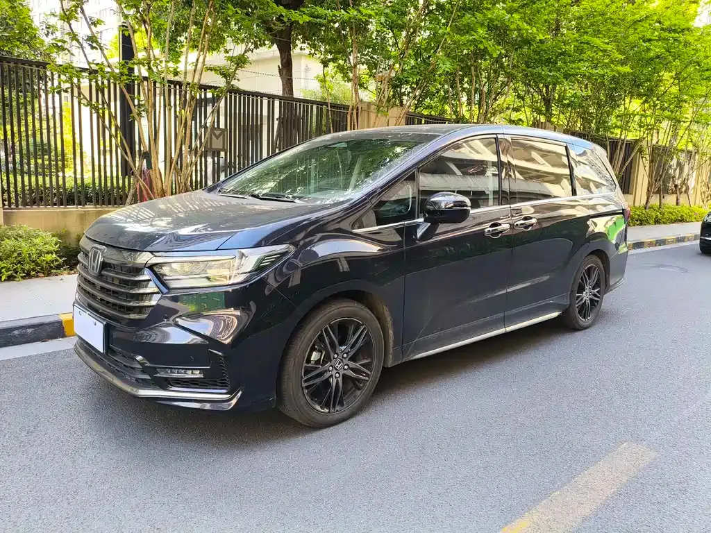 Honda Odyssey — фото 1