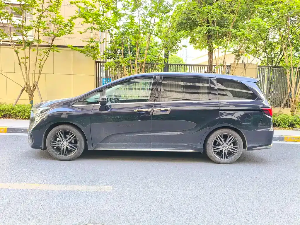 Honda Odyssey — фото 10