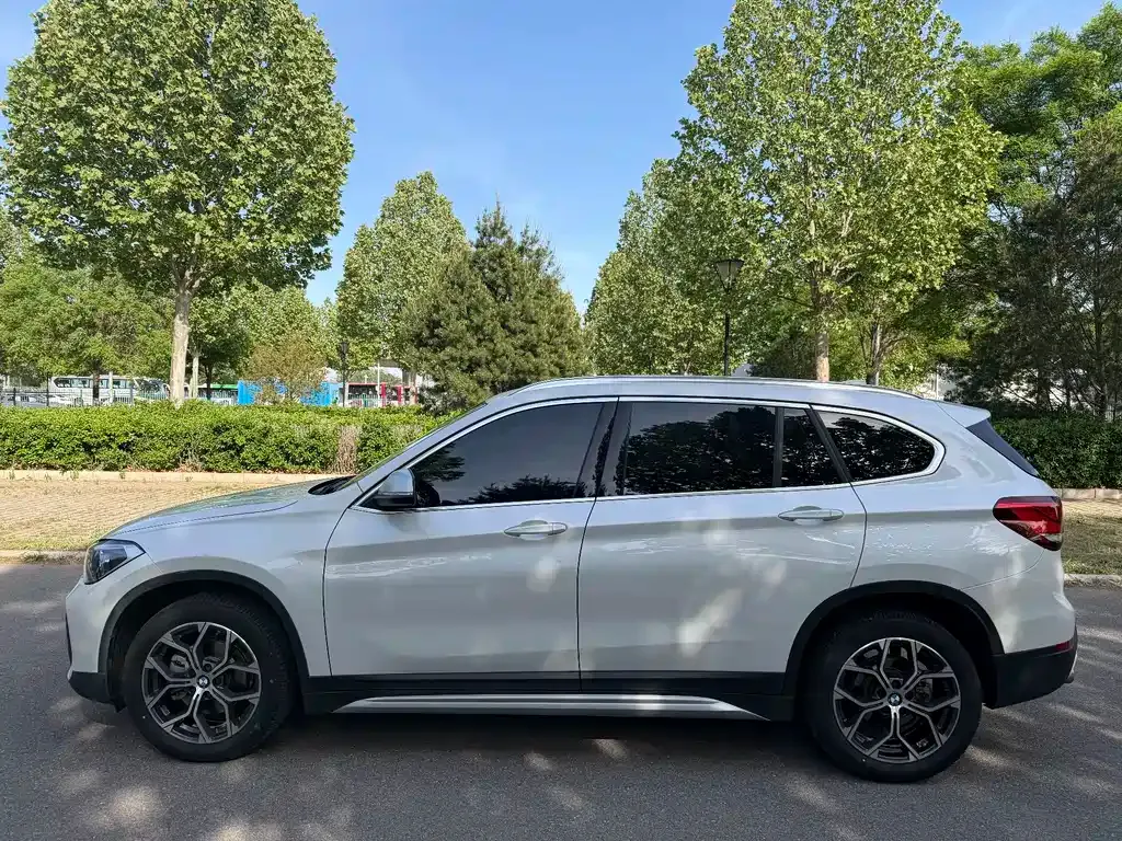 BMW X1 — фото 9
