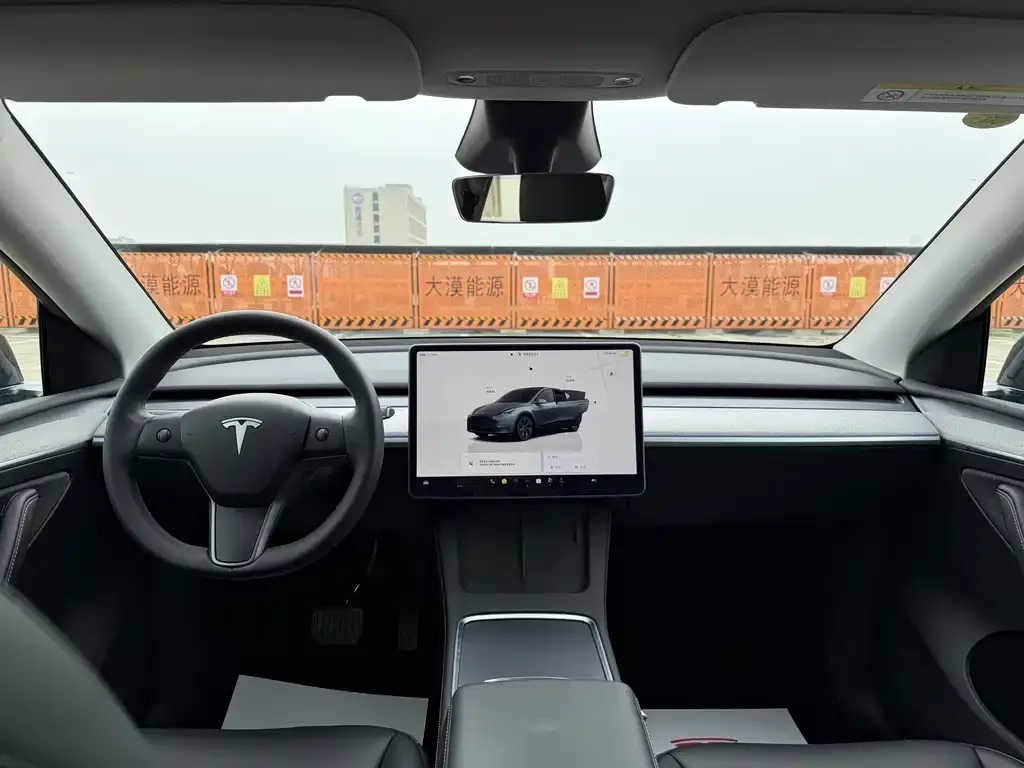 Tesla Model Y — фото 2