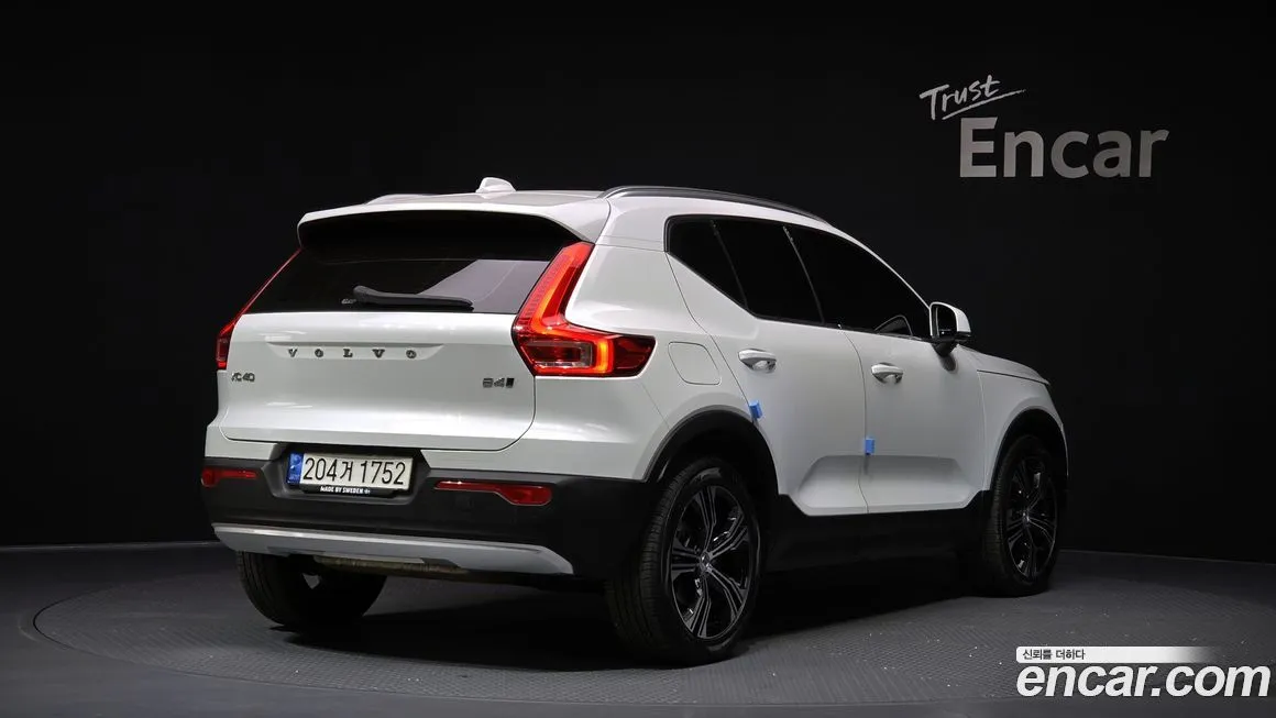 Volvo XC40 — фото 2