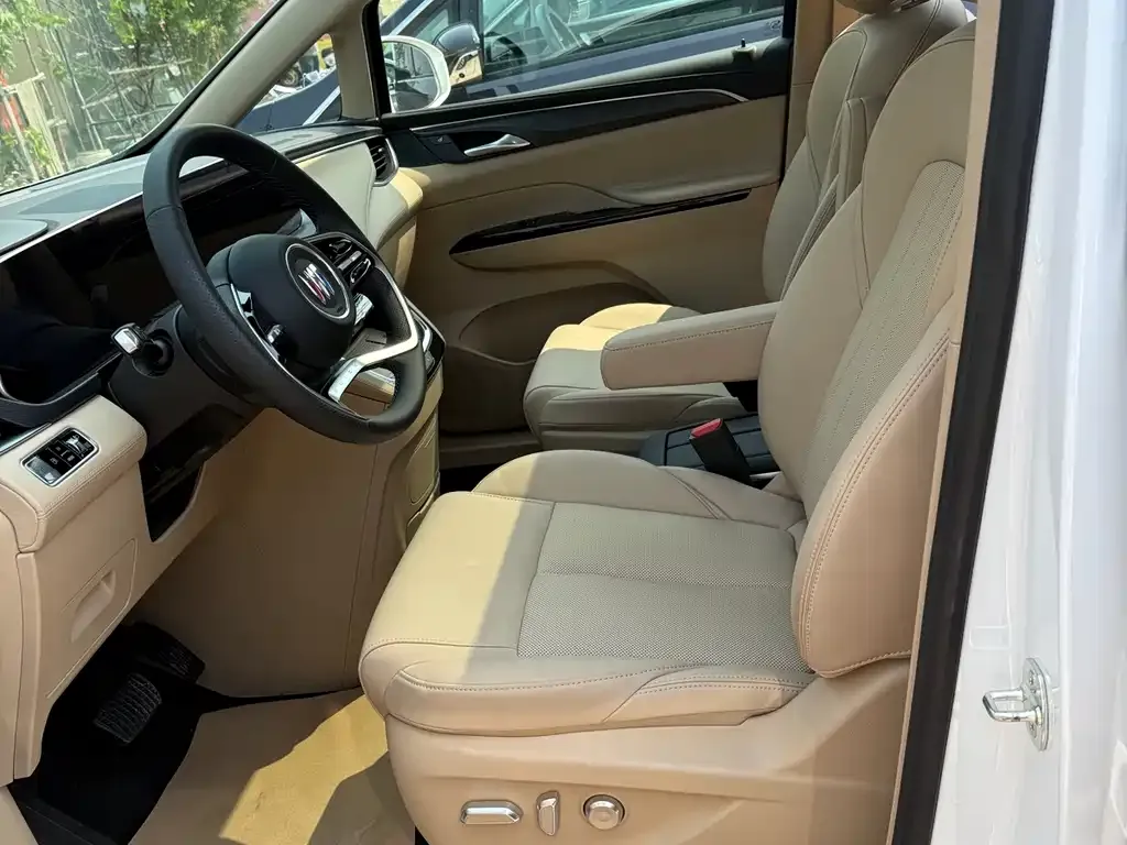 Buick GL8 Hybrid — фото 5