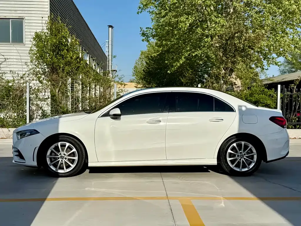 Mercedes-Benz A-Class — фото 10