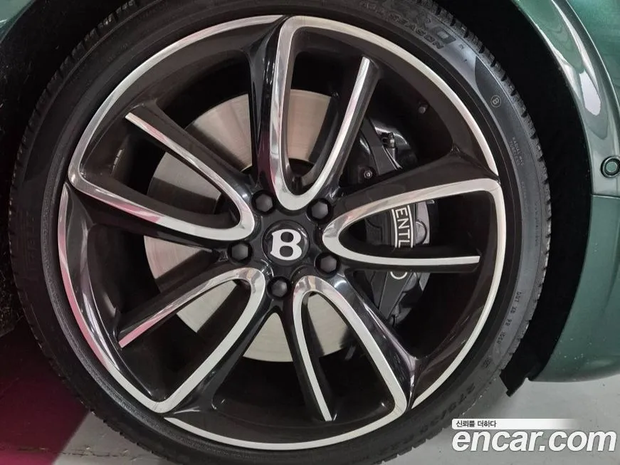 Bentley Continental 2022 из KR, фото 3
