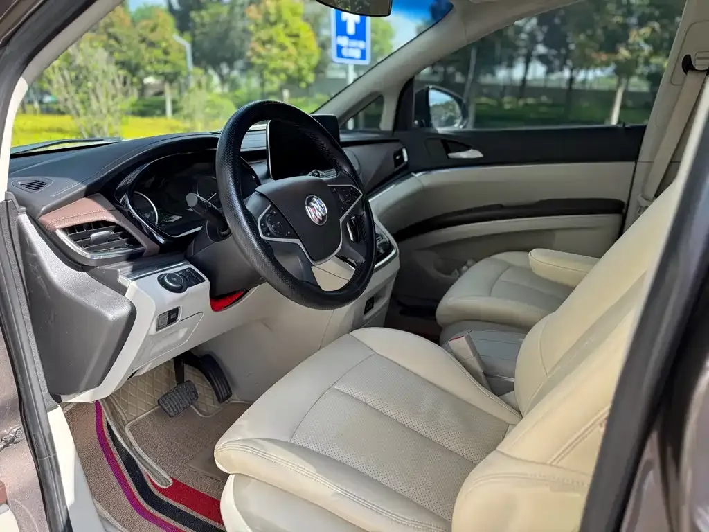 Buick GL8 2023 из CN, фото 4