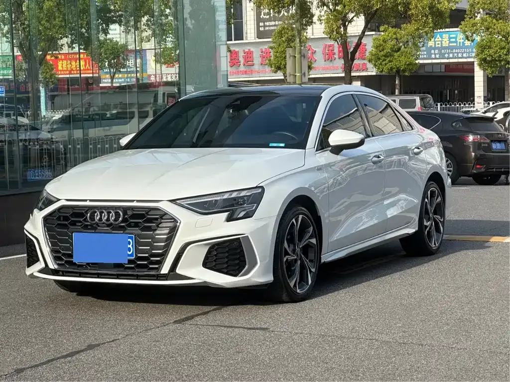 Audi A3 — фото 1