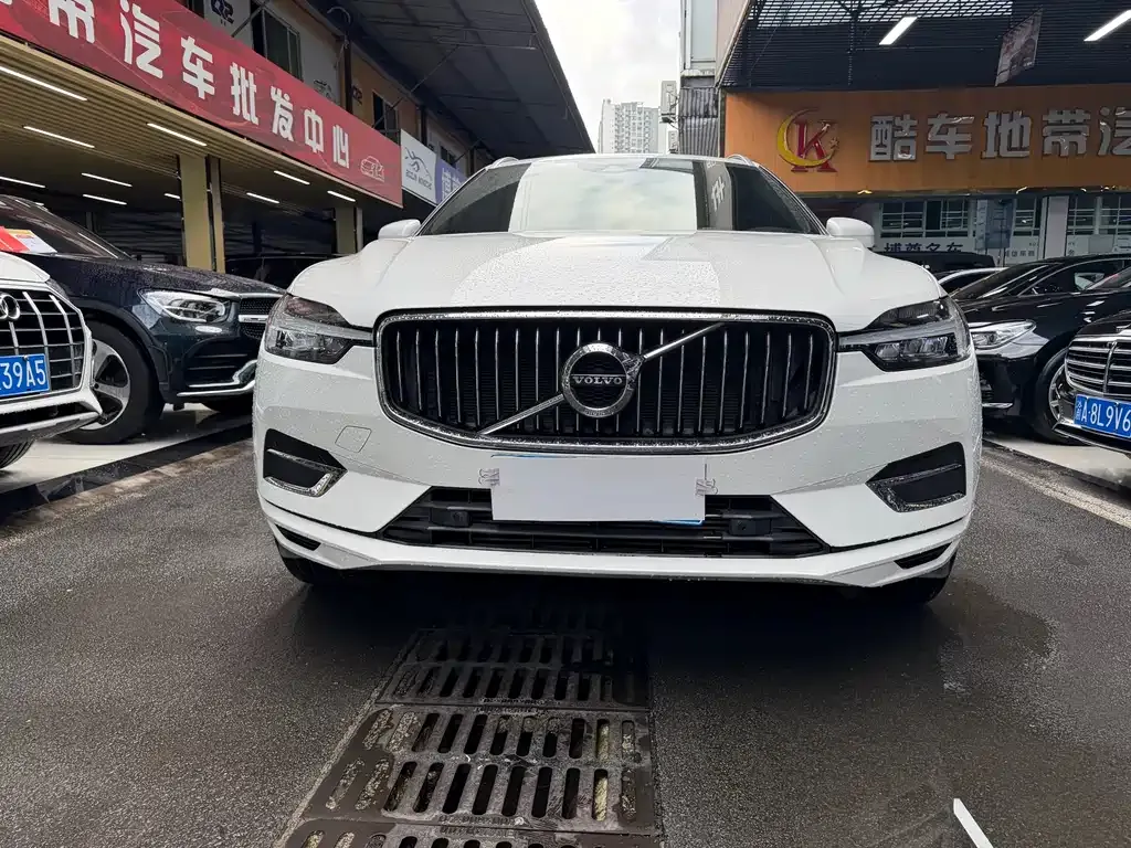 Volvo XC60 — фото 5