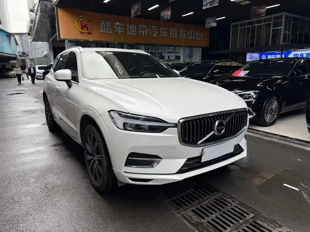 Volvo XC60 — фото 4
