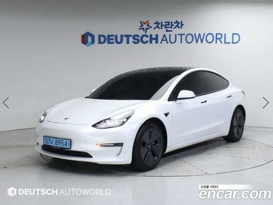 Tesla Model 3 — фото 1