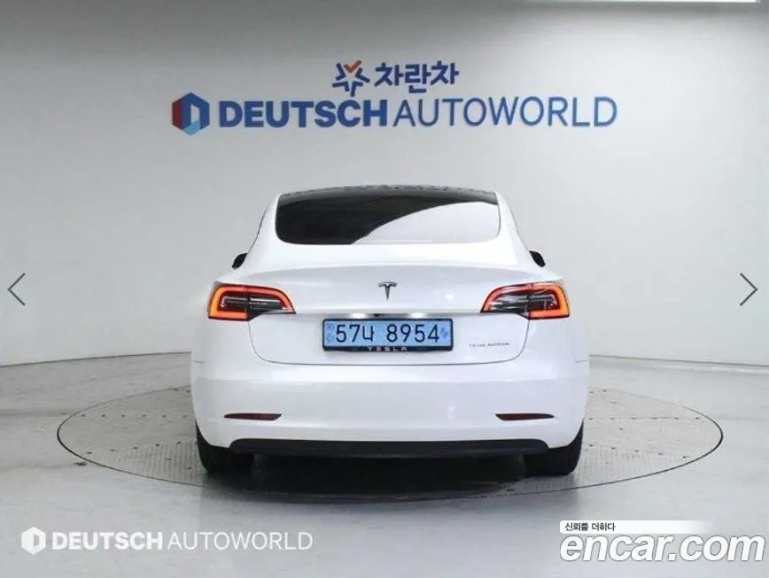 Tesla Model 3 — фото 3