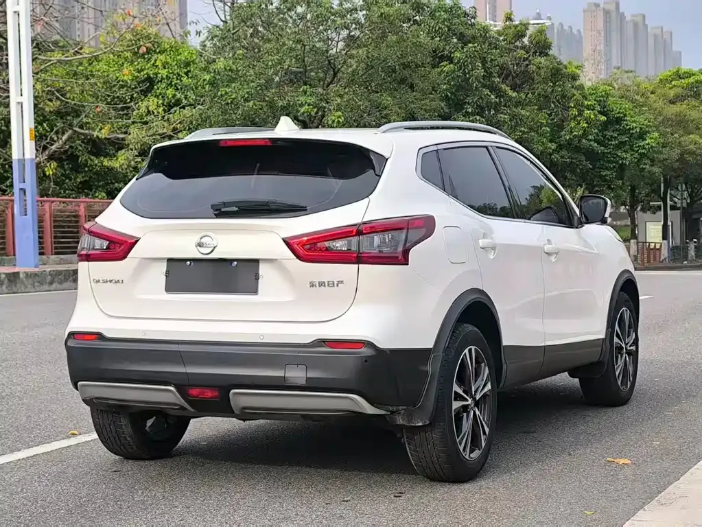 Nissan Qashqai — фото 8