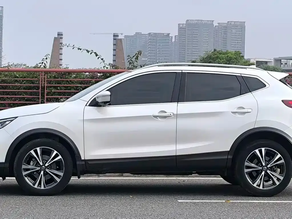 Nissan Qashqai — фото 10