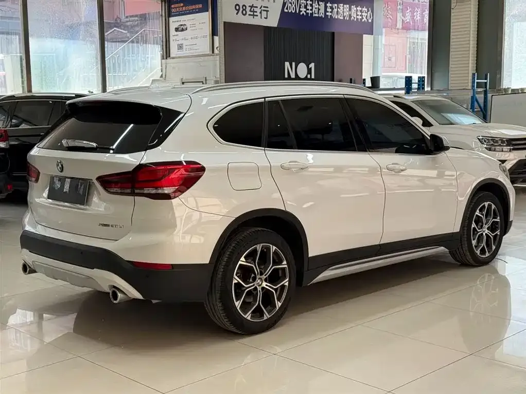 BMW X1 — фото 10