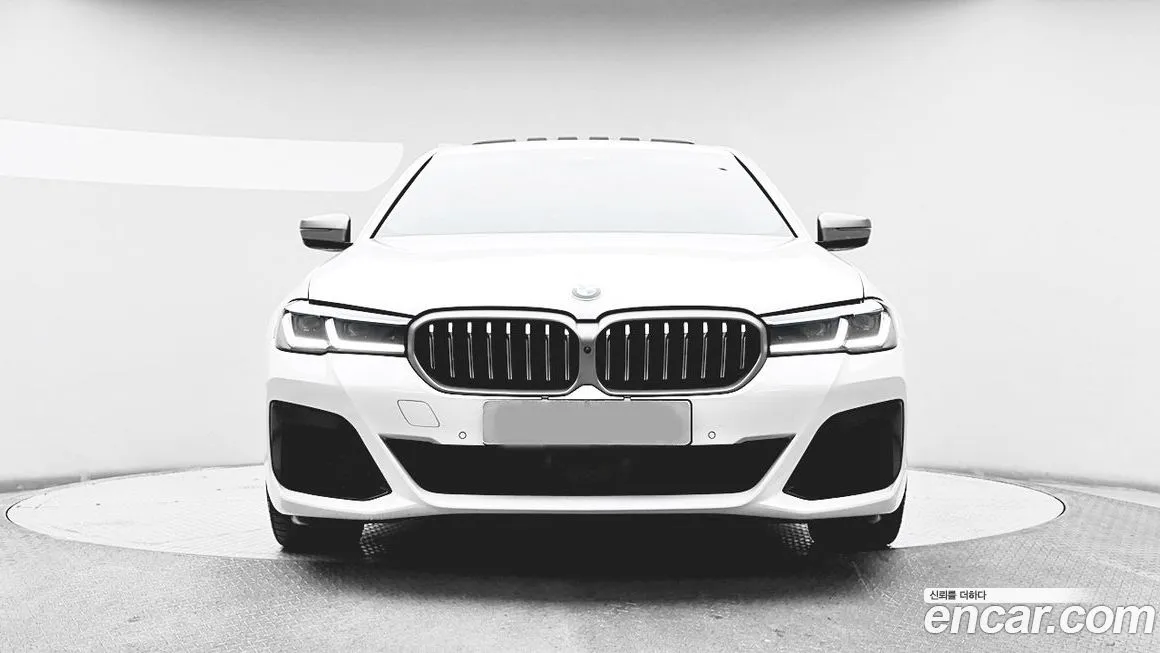 BMW 5-Series — фото 5