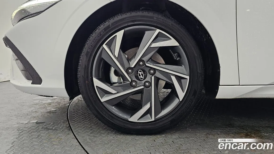 Hyundai AVANTE — фото 3