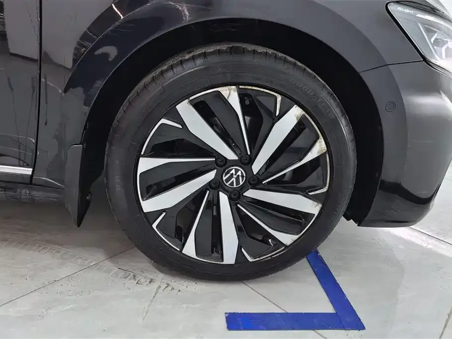 Volkswagen Passat — фото 8