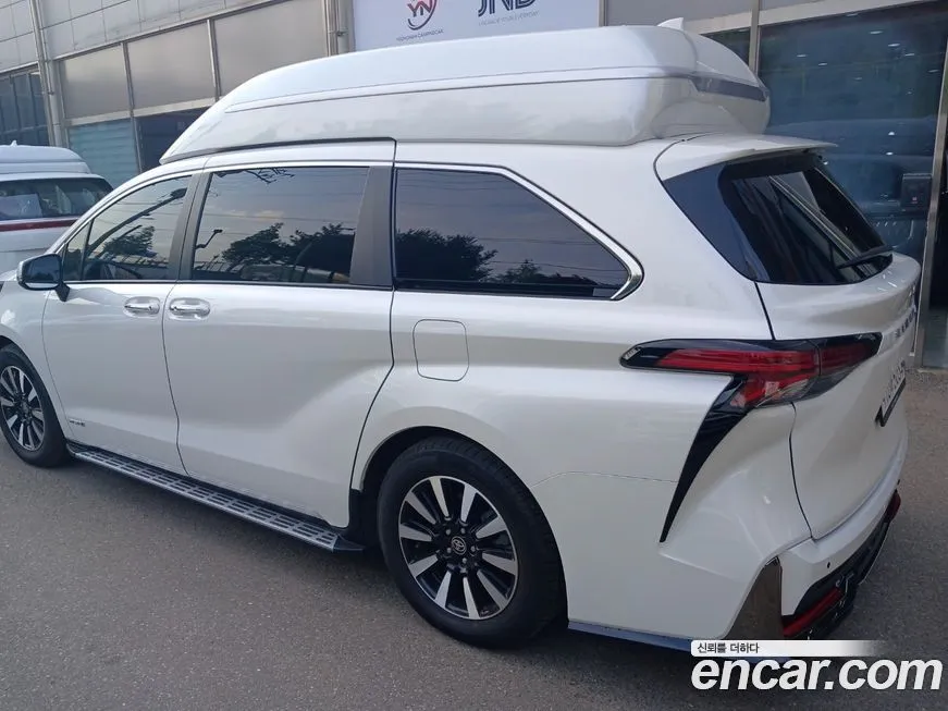 Toyota Sienna — фото 5