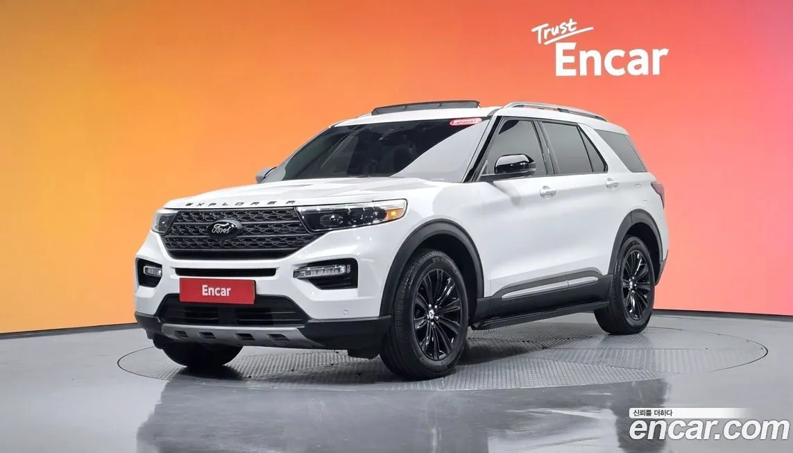 Ford Explorer — фото 1